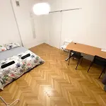 Fantastic Waw - W8 Room C