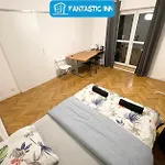 Fantastic Waw - W8 Room C